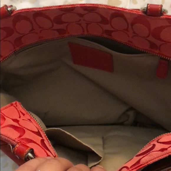 Large coach purse - Picture 4 of 5